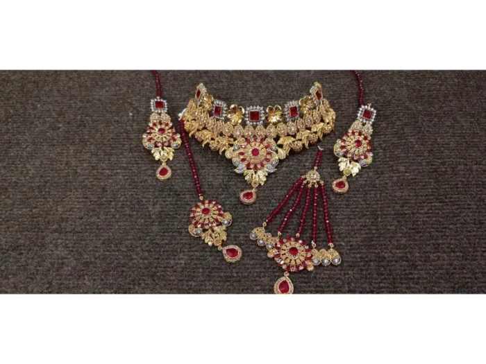 Floral design bridal collar set